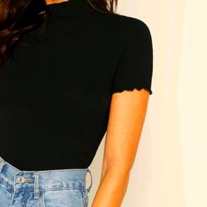Mock neck lettuce trim ribbed fitted tee